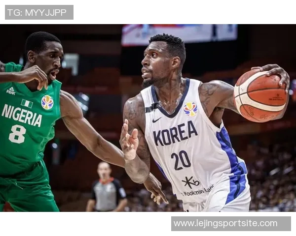 克雷桑身穿巴西9号球衣现场助威激情对决韩国队 克雷桑身穿巴西9号球衣现场助威激情对决韩国队