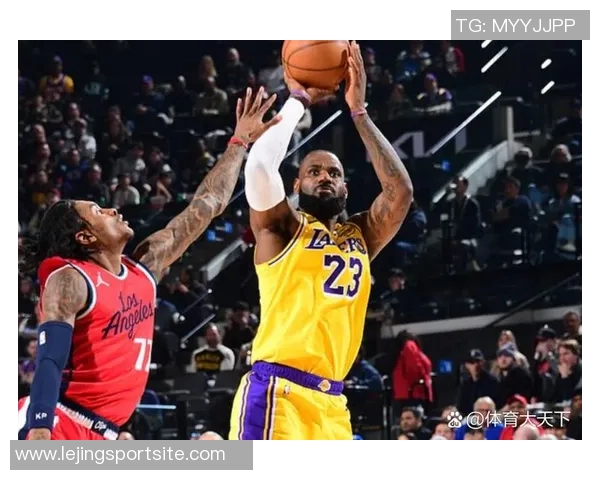 乔治半场表现亮眼12分钟内贡献7分2篮板1助攻2抢断展现实力