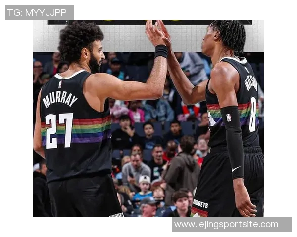 约基奇上半场表现惊艳9中8砍下23分7篮板3助攻三分球2中2状态火热