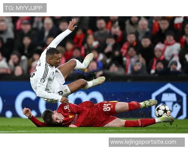 布拉德利与索博斯洛伊英超黄牌累积已达四张再吃一张将面临停赛风险