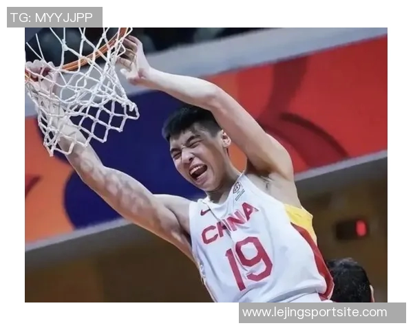 杨瀚森赛季表现波动明显连续三场未上场引发关注与讨论